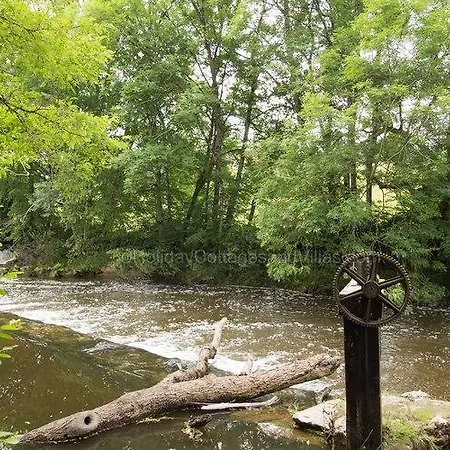 （フランスの）自炊できる貸し別荘 Le Moulin Du Cluzeau