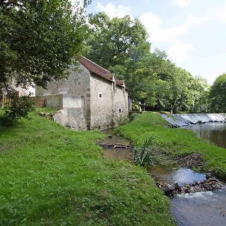 （フランスの）自炊できる貸し別荘 Le Moulin Du Cluzeau