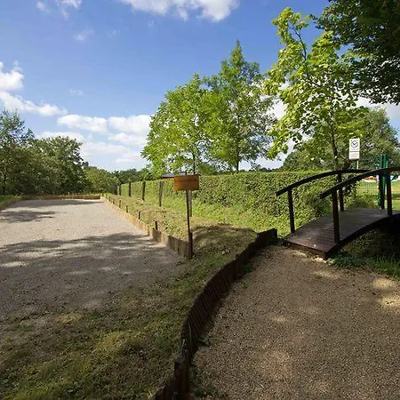 （フランスの）自炊できる貸し別荘 Le Moulin Du Cluzeau Thollet