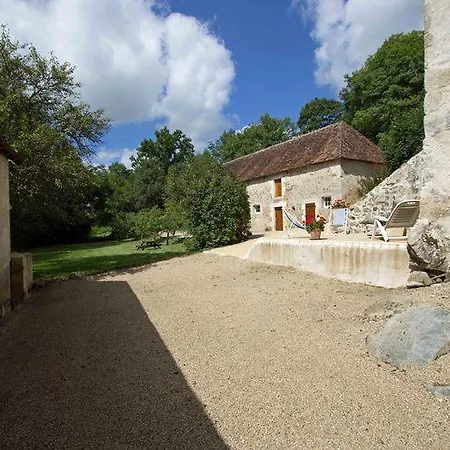 （フランスの）自炊できる貸し別荘 Le Moulin Du Cluzeau