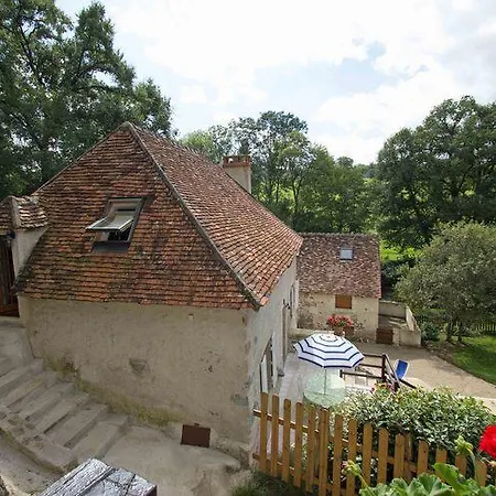 （フランスの）自炊できる貸し別荘 Le Moulin Du Cluzeau Thollet